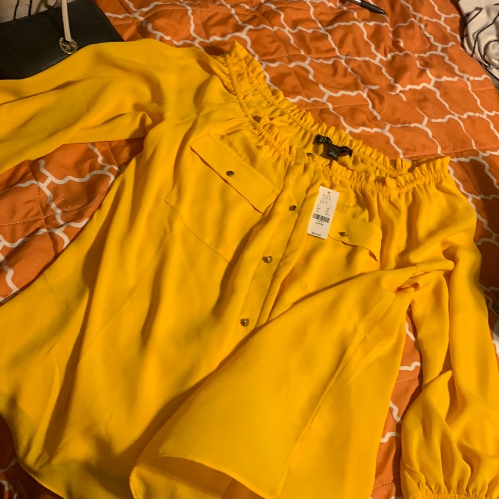 Off the shoulder Ny & co top size Lg